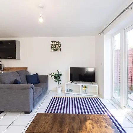 Overdrive Rd - Long Contractors By Shortstayuk * Bristol