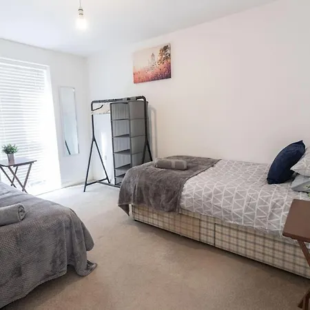 Overdrive Rd - Long Contractors By Shortstayuk Holiday home Bristol