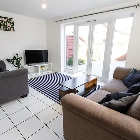 Overdrive Rd - Long Contractors By Shortstayuk Bristol