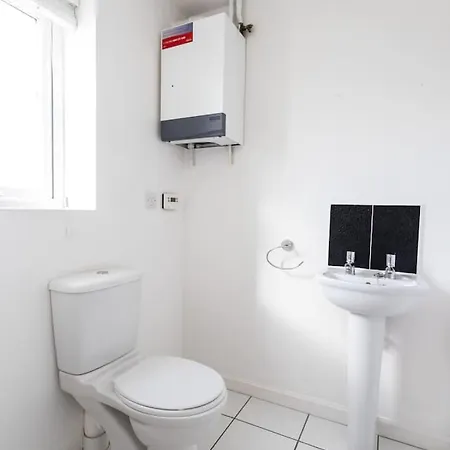 Holiday home Overdrive Rd - Long Contractors By Shortstayuk
