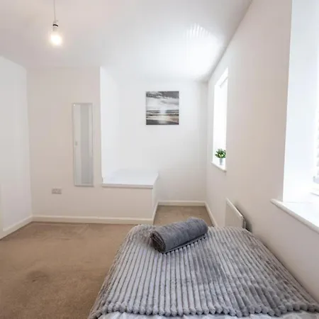 Overdrive Rd - Long Contractors By Shortstayuk Holiday home *