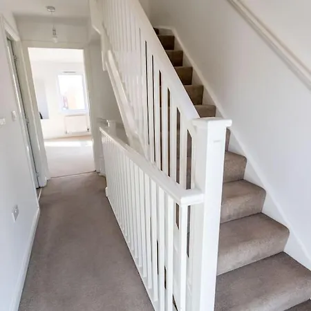 Holiday home Overdrive Rd - Long Contractors By Shortstayuk